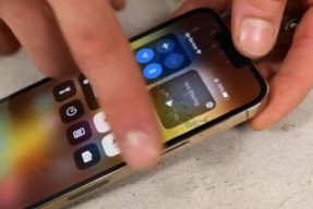 掌握iPhone13系列关机及重启的操作方法（轻松解决iPhone13系列关机和重启问题）